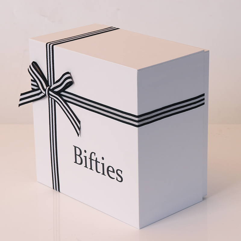 高档礼品盒含丝带蝴蝶结，定制高端天地盖礼品盒