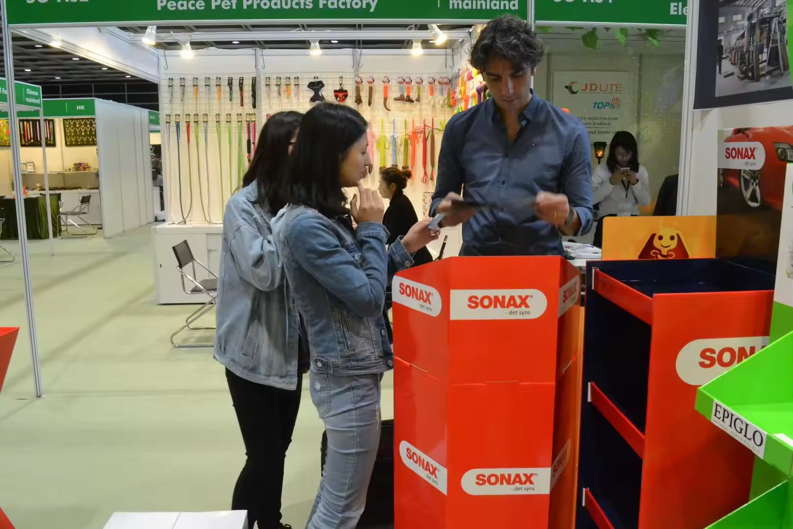 工厂直销专业定制超市零售店商品展示纸堆头展示箱