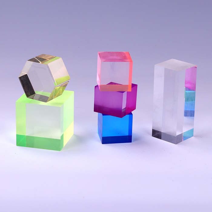 工厂批发价定制彩色亚克力方块