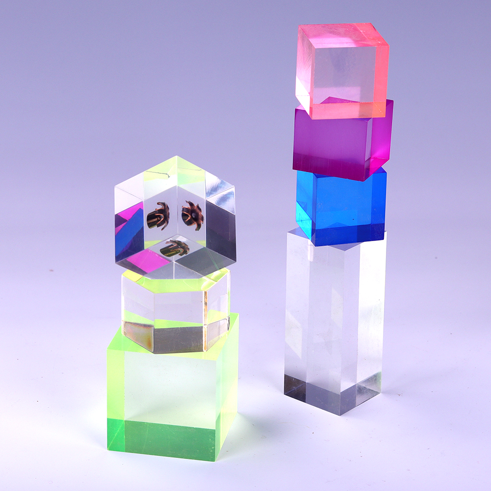 工厂批发价定制彩色亚克力方块