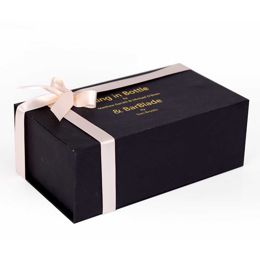 定制黑色书型磁铁纸质包装盒