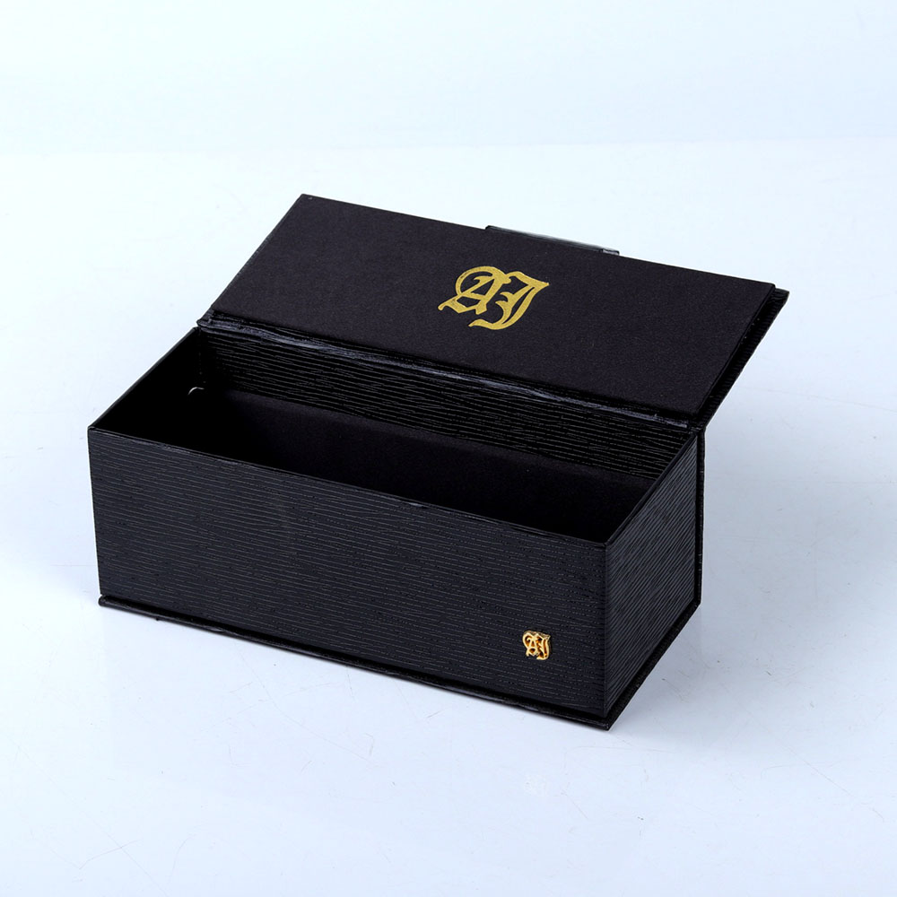 源头工厂批量定制高端奢华的带有金属锁扣和金属锁链的木制礼品包装盒