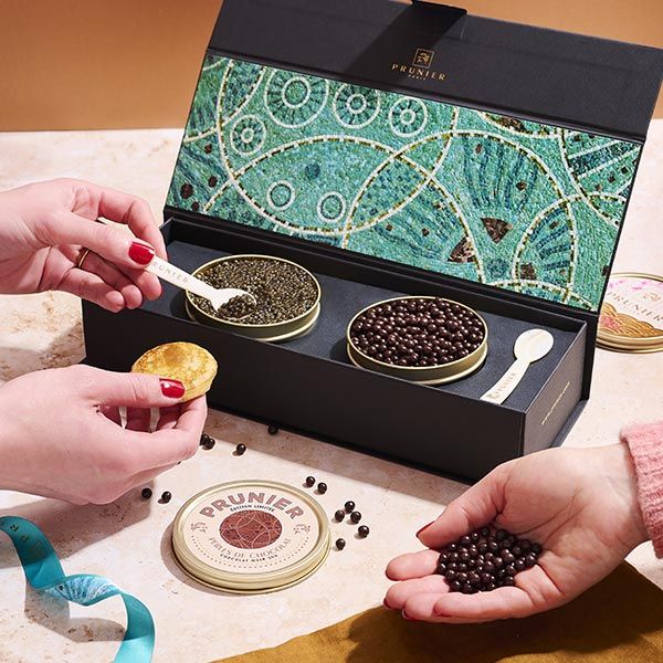 一家专业定制鱼子酱纸礼物盒的工厂