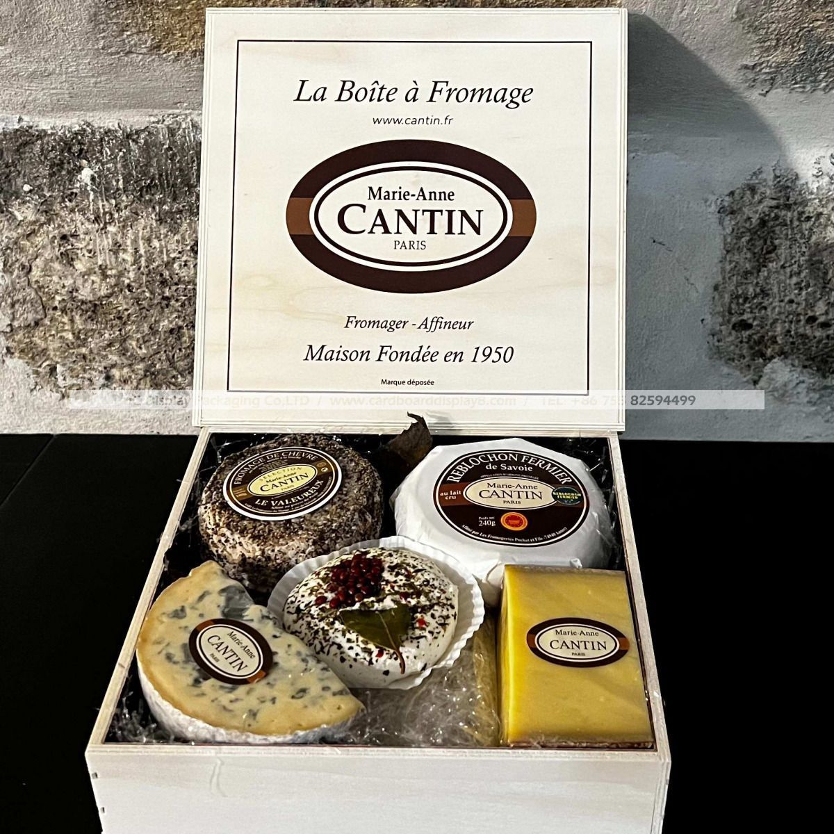 一家专业定制鱼子酱纸礼物盒的工厂