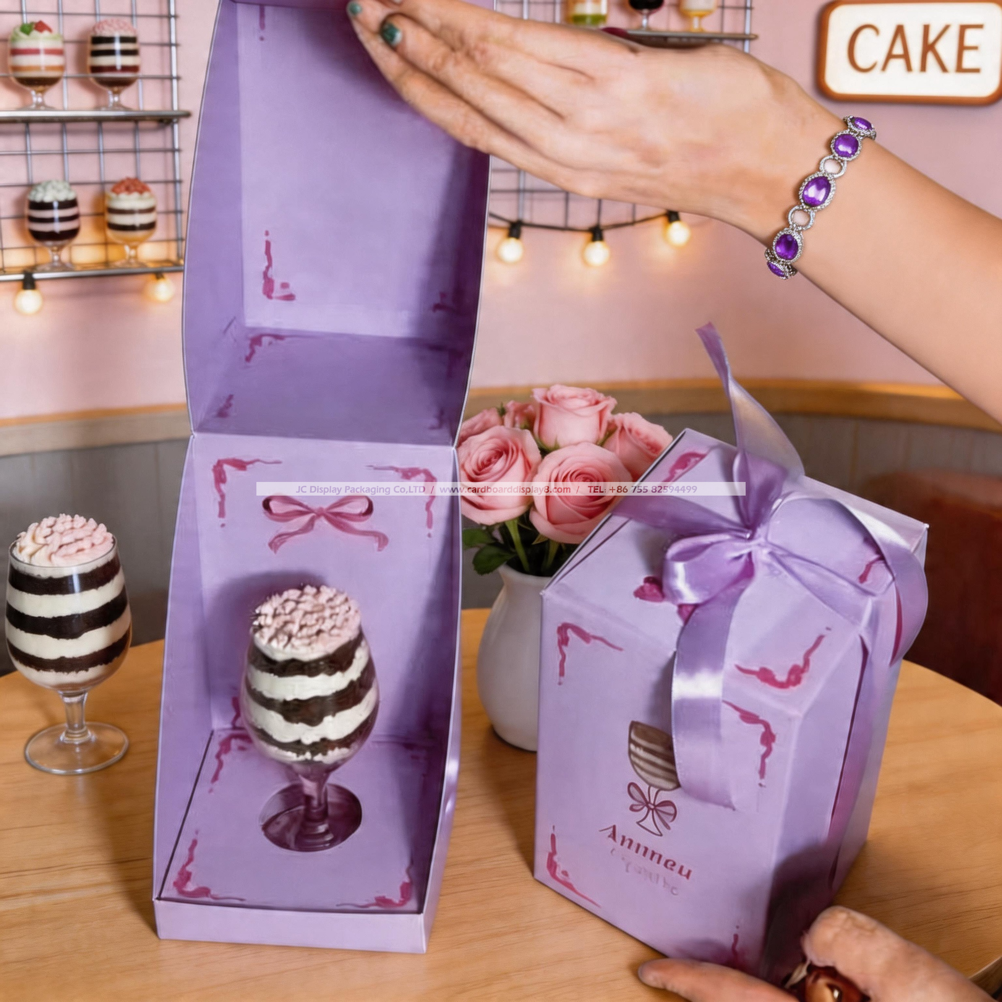带鲜花装饰的高脚杯甜品定制专属包装展示盒