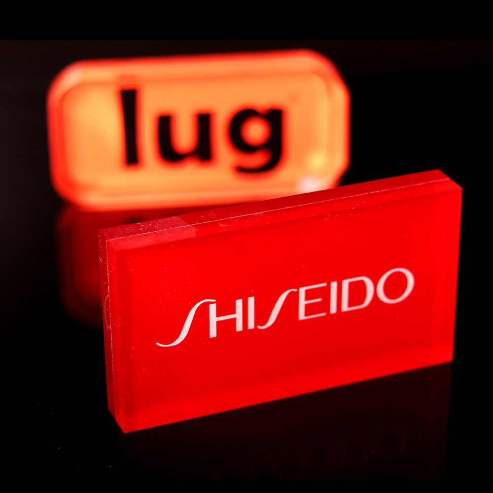 工厂批发定制桌面有机玻璃方块LOGO牌亚克力LED发光LOGO标识牌质量保证